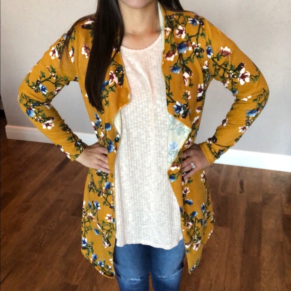 New Draped Mustard Floral Cardigan - Picture 4 of 8